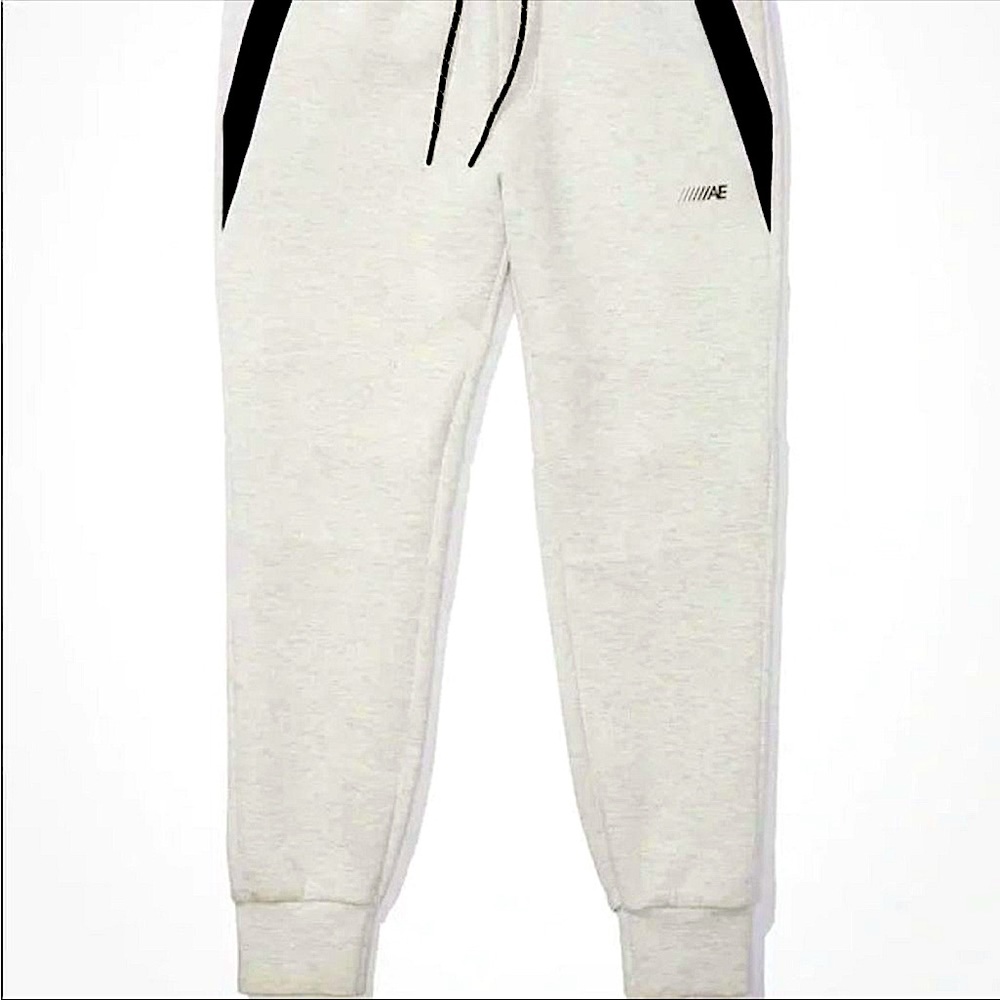 LIKE NEW American Eagle 🦅 AE. 24/7 jogger sweatpants. Size MEDIUM